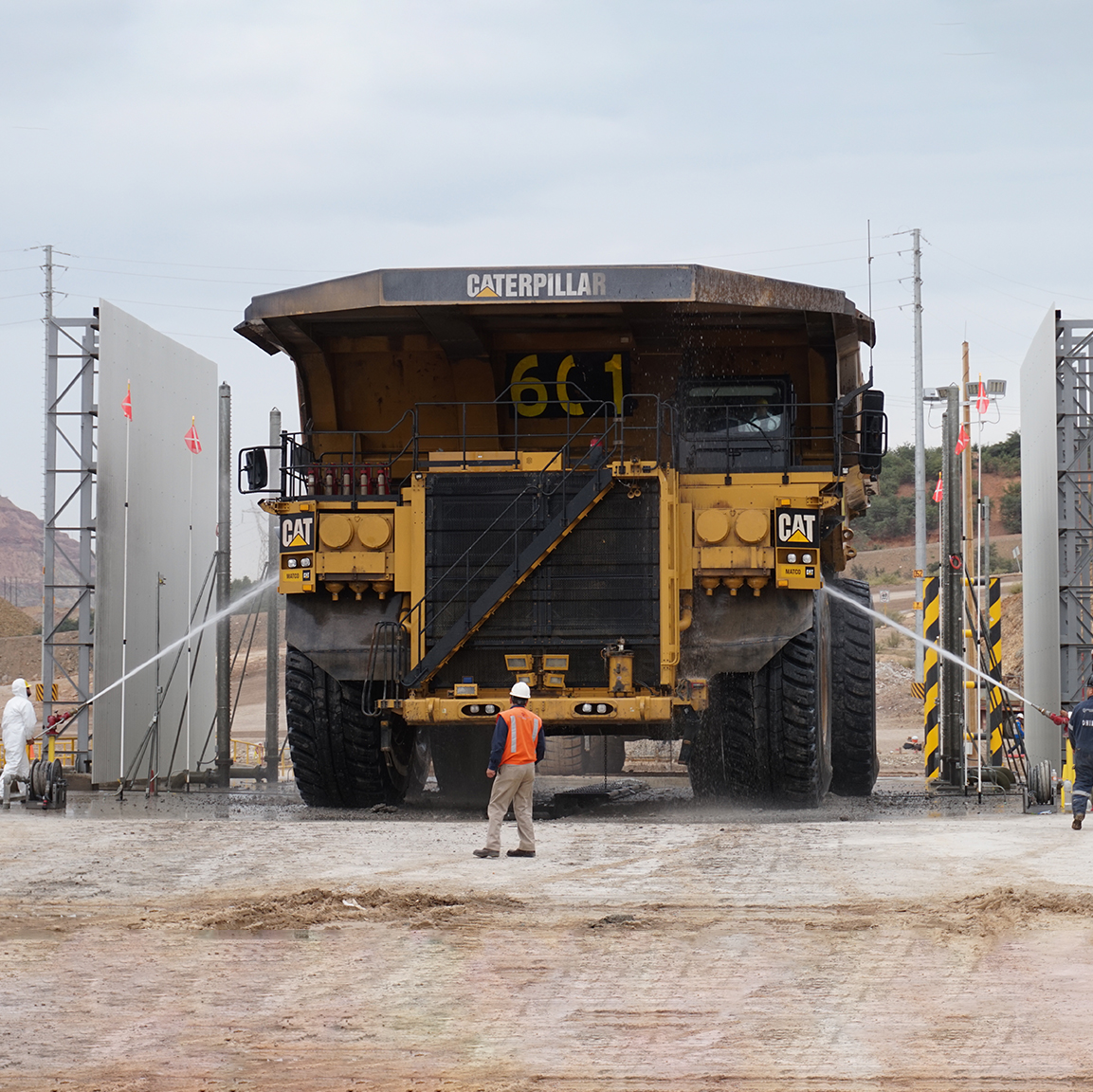 Haul Truck Wash Bay with Dual Moinitors, Side Spray Towers, Chassis Wash, and Water Reclaim, Buenavista del Cobre Mine Site